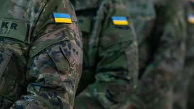 España seguirá apoyando a Ucrania pero no se define sobre el envío de tropas