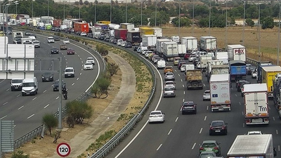 Fuertes retenciones en la M-45 por un accidente en San Fernando de Henares
