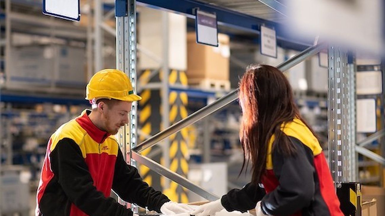 DHL ofrece empleo indefinido a recién graduados con su programa de talento joven en logística