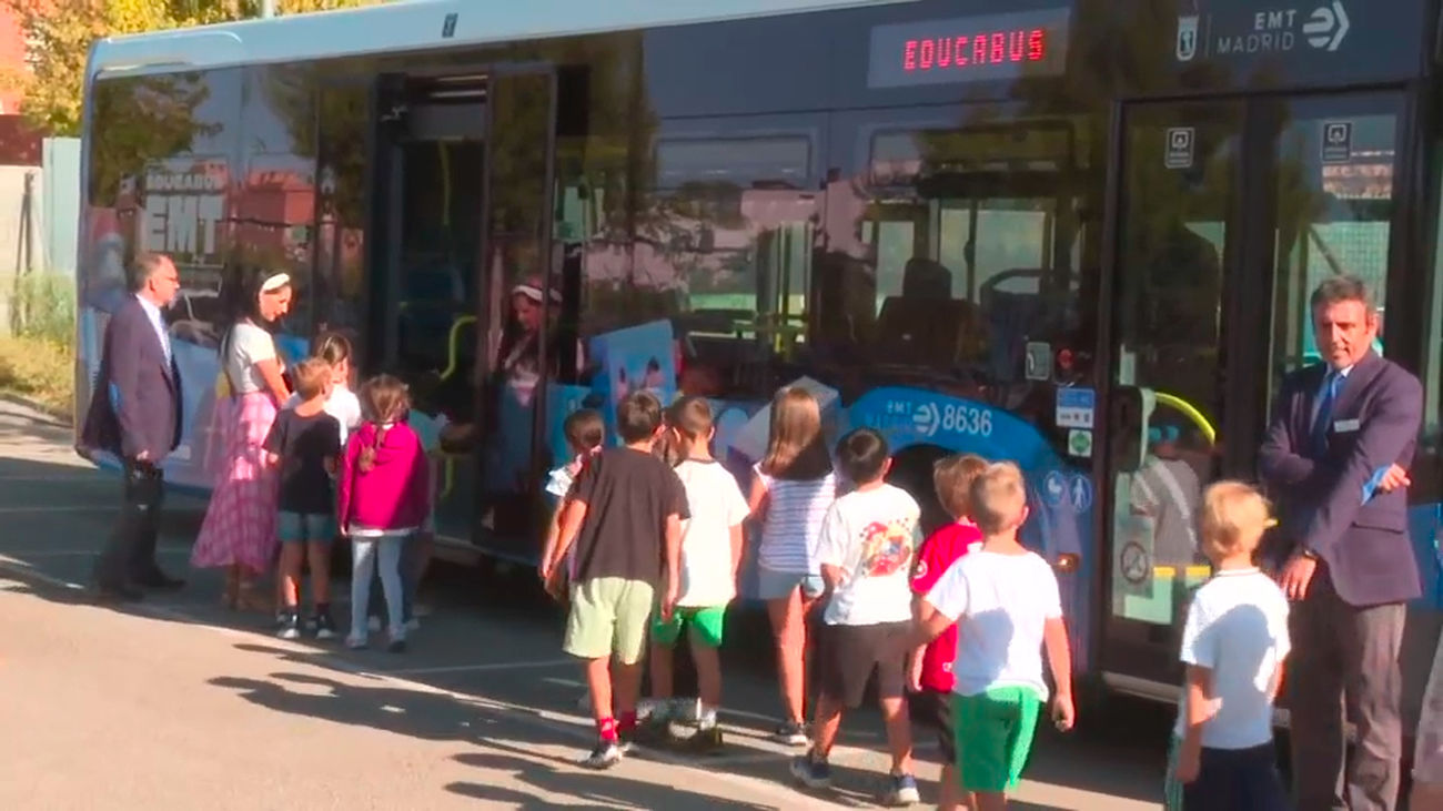La EMT pone en marcha el  'Educabus' que  promoverá el transporte público entre los más pequeños