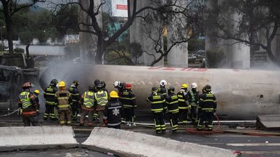 Al menos 8 muertos y un centenar de heridos en México al explotar un camión cisterna de gas