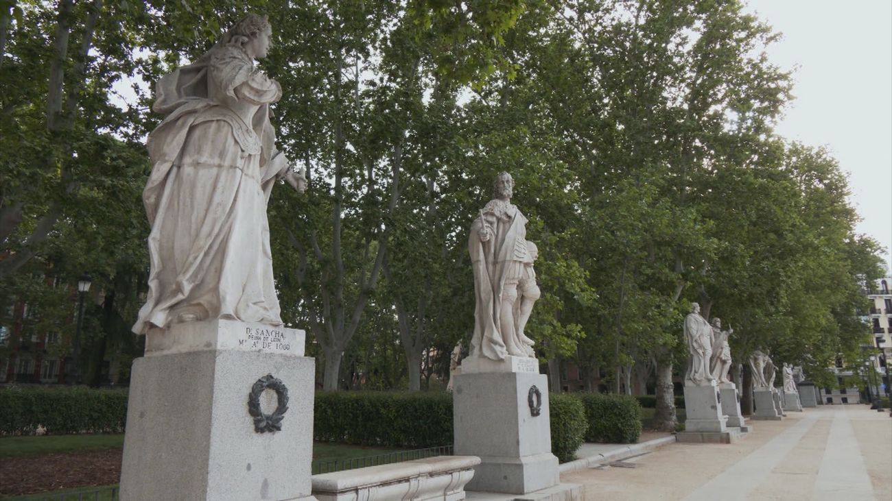 Plaza de Oriente de Madrid: un paseo entre reyes y esculturas históricas