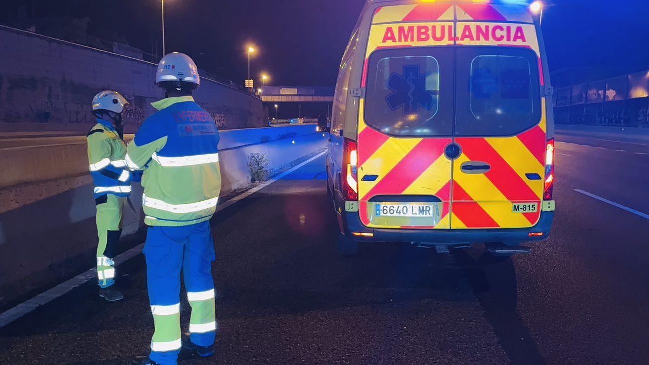 Un motorista muere al impactar con la mediana en la A-6