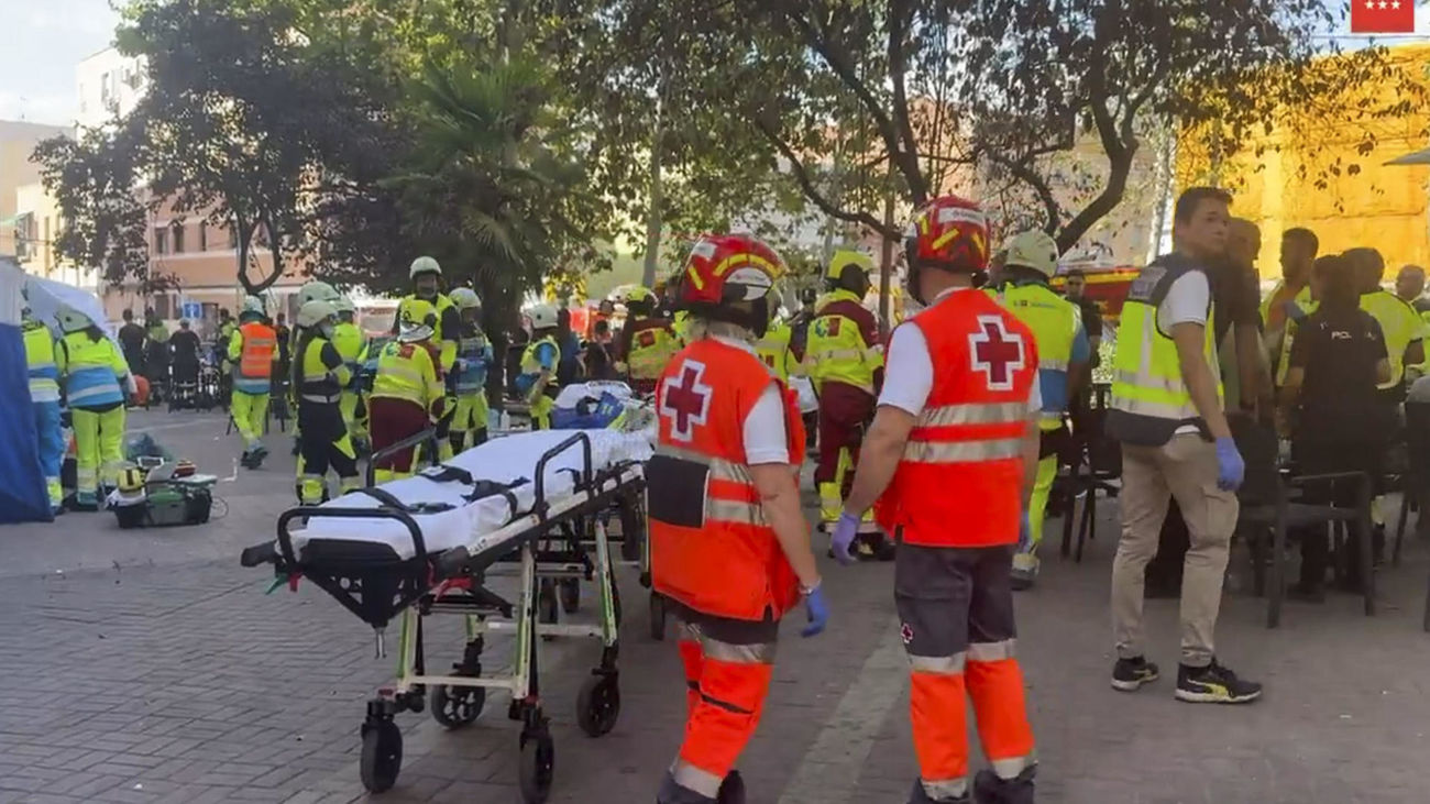 "Preocupan especialmente" dos de los tres heridos graves en la explosión de gas en un bar de Vallecas