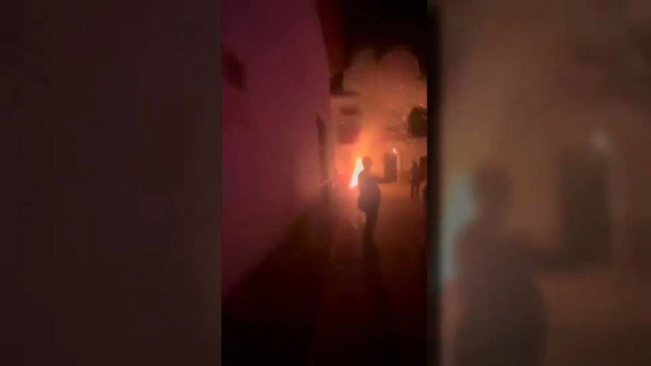 Tres heridos, uno de ellos grave, al explotar un cohete durante una procesión en Almadén (Sevilla)