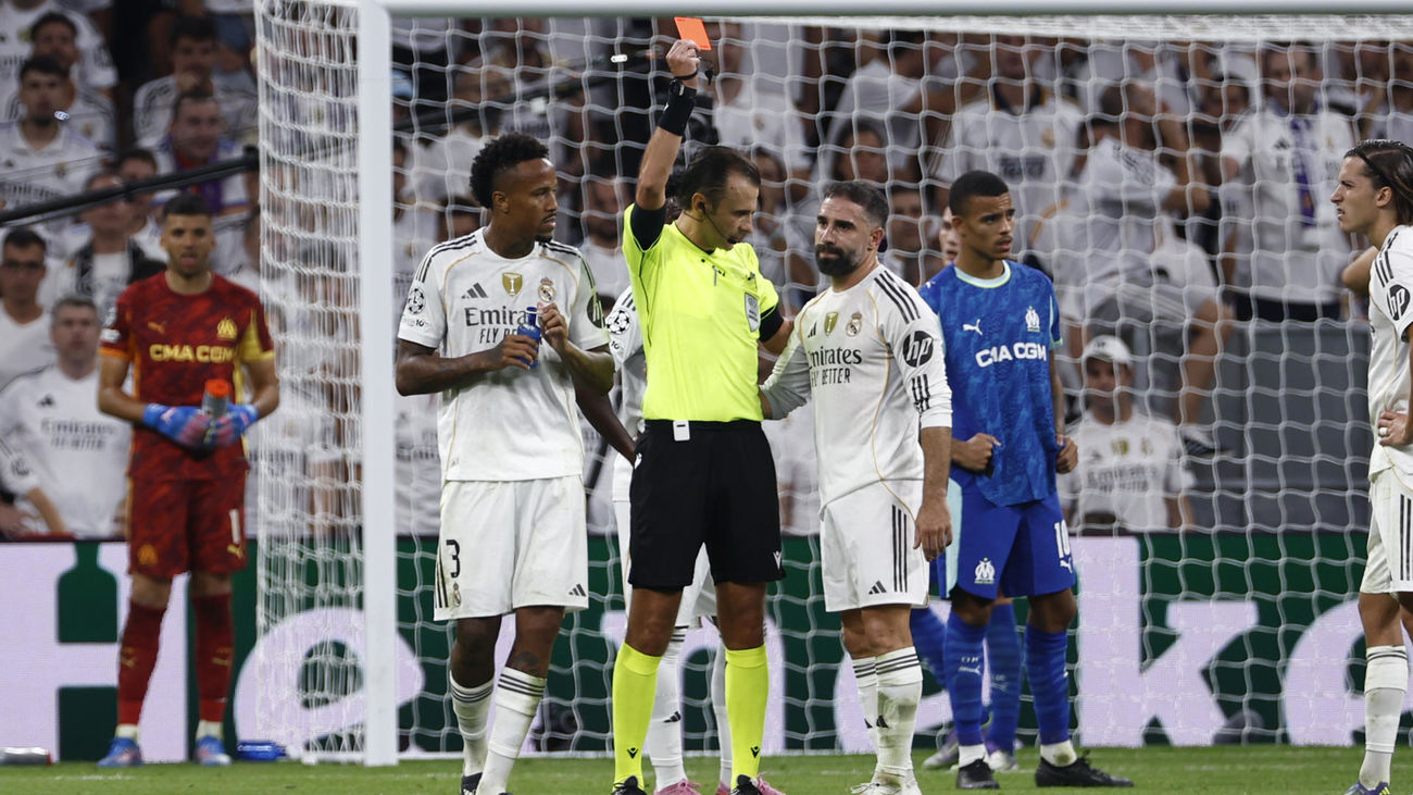 Carvajal, dos partidos de sanción por su expulsión en la Champions