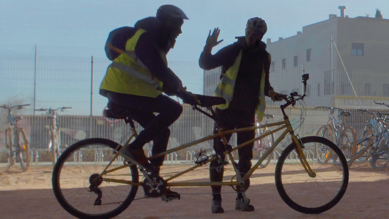 'El último vuelo del tándem', un corto que pone en valor la bicicleta como símbolo de inclusión y solidaridad