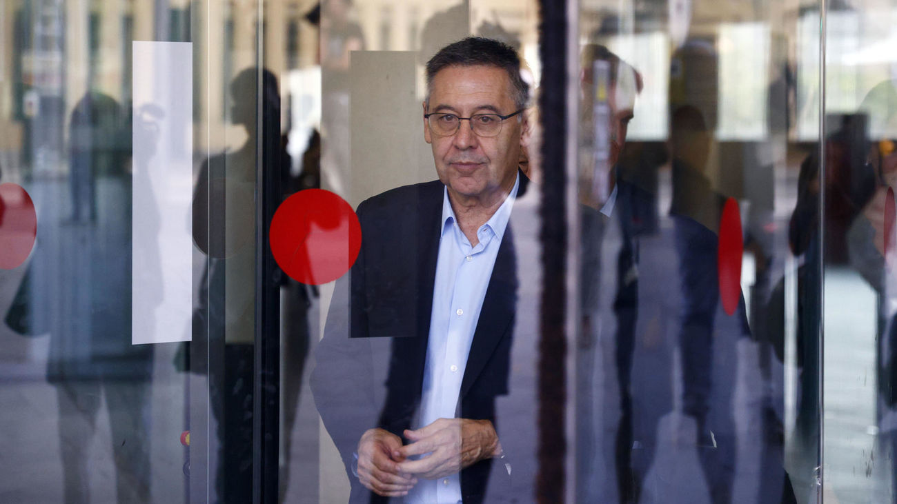 Bartomeu y su directiva, imputados por el pago de comisiones en fichajes