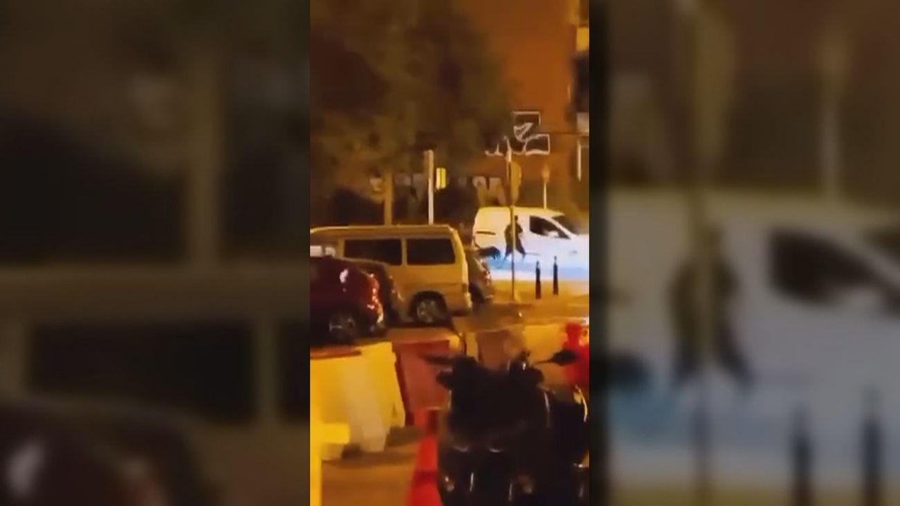 Tiroteo nocturno en Conde de Casal: un ladrón se fuga en una furgoneta robada y acaba detenido