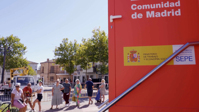 La oficina de empleo móvil de la Comunidad de Madrid acerca oportunidades a trabajadores sénior en zonas rurales