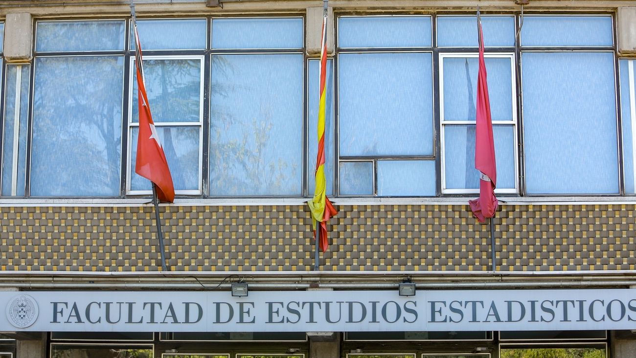 Fachada de la Facultad de Estudios Estadísticos de la Universidad Complutense de Madrid