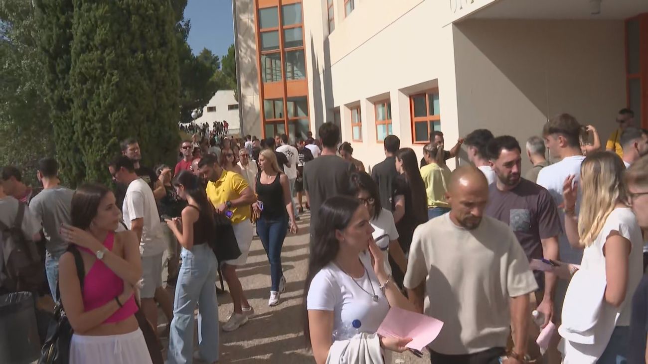 Miles de aspirantes se presentan a las oposiciones para Policía Local en la Comunidad de Madrid