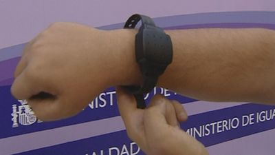 La Guardia Civil denunció que algunos maltratadores se quitaban la pulsera y se la ponían a su mascota