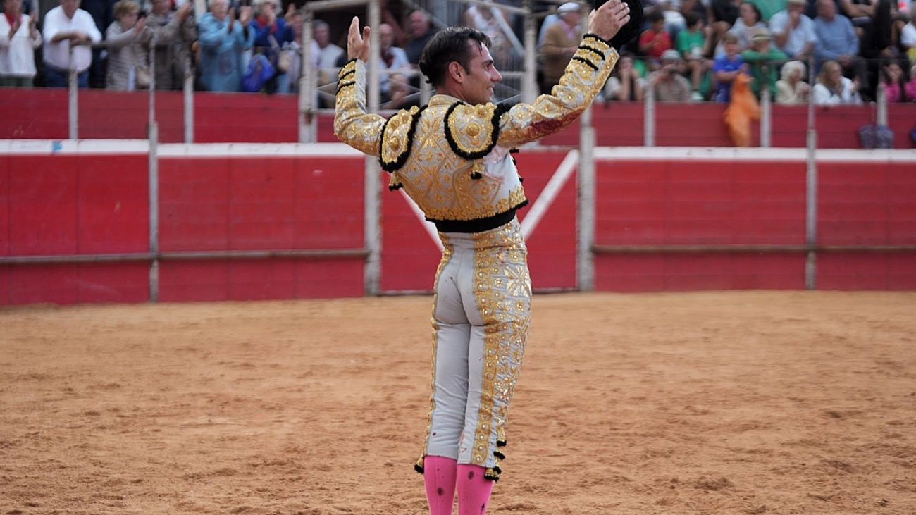 Solitaria ovación para Gómez del Pilar en un áspero desafío ganadero en Riaza