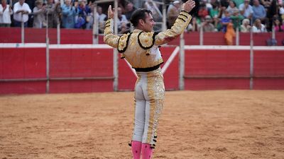 Solitaria ovación para Gómez del Pilar en un áspero desafío ganadero en Riaza