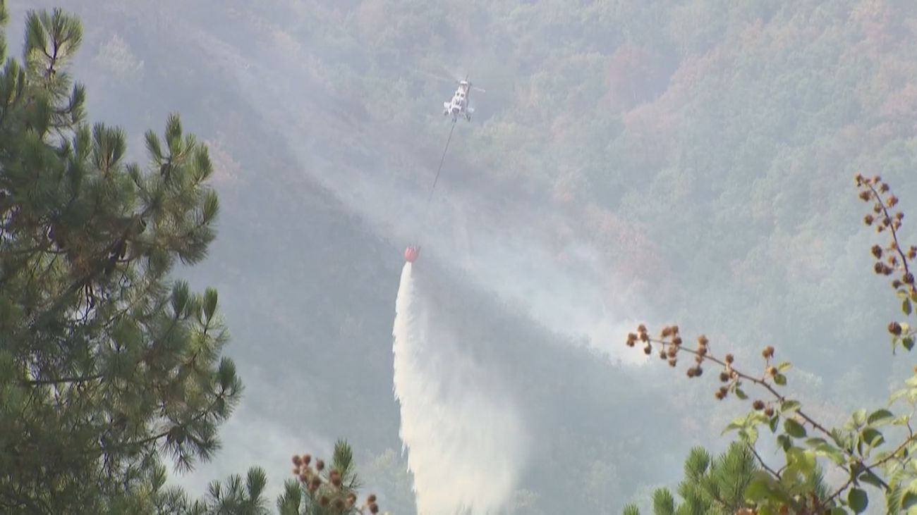 Tres incendios activos en Galicia, con más de 2.000 hectáreas arrasadas