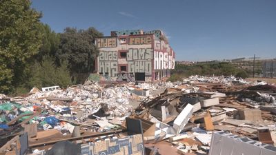 El 'prostíbulo fantasma' de Navalcarnero, convertido en un peligroso vertedero ilegal