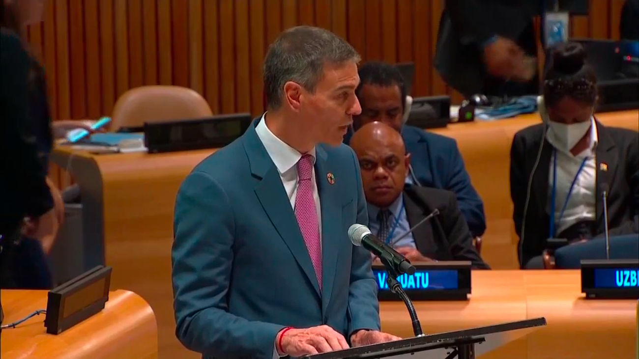 Sánchez insta a unir fuerzas para luchar contra la ola reaccionaria que ataca el feminismo