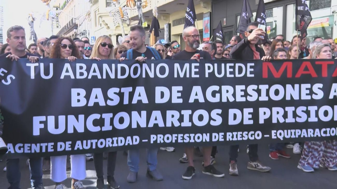 Funcionarios de prisiones protestan en Madrid por la inseguridad que viven y las agresiones que sufren