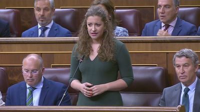 El Gobierno reduce a una "alarma infundada" los fallos de las pulseras antimaltrato y el PP le augura un descalabro en voto femenino