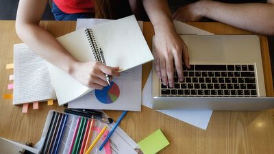 Uno de cada 4 estudiantes españoles de 15 años no alcanza el nivel mínimo  en matemáticas y lectura