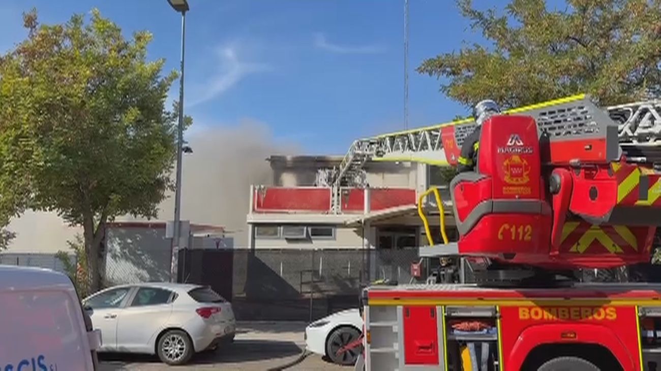 Evacuados varios colegios por un incendio en un centro de Protección Civil en Rivas-Vaciamadrid