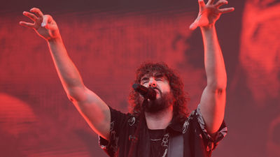 ¡Las Rozas está de fiesta! Nos colamos en el concierto de Mikel Izal