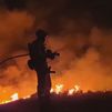 Madrid envía más medios para la extinción del fuego de Peñalba de la Sierra