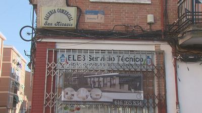 La falta de vivienda en Leganés convierte algunos comercios en casas