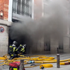 Aparatoso incendio en el semisótano de un edificio en el centro de Madrid, sin heridos