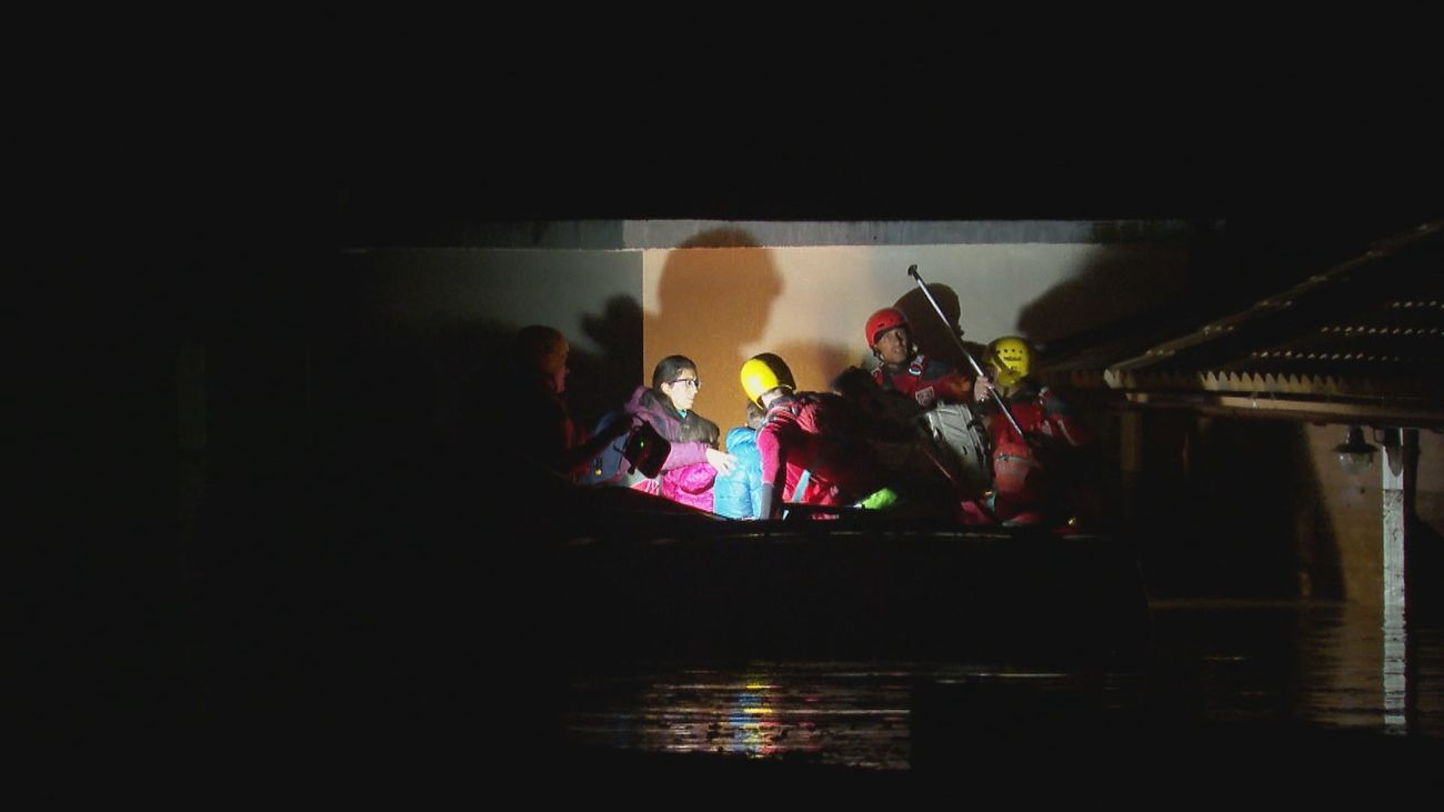 Las lluvias provocan desbordamientos de cauces y varios rescates en Aragón