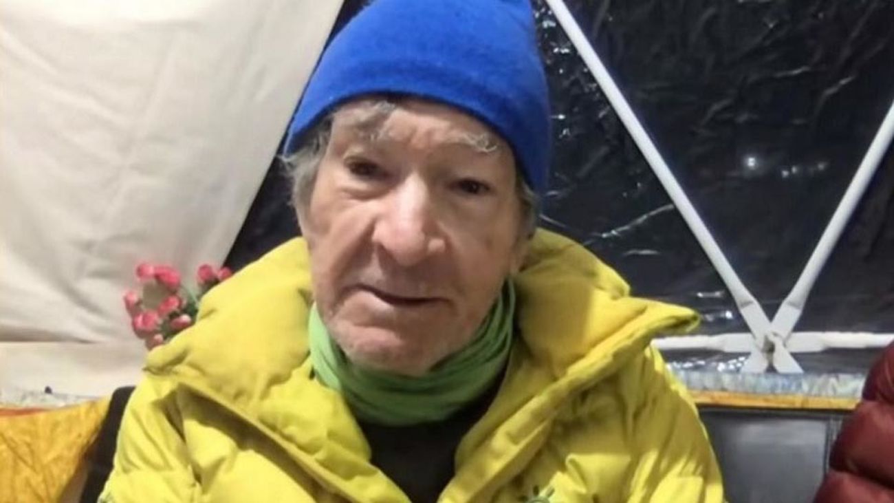 Carlos Soria vuelve a Madrid después de su histórica cima en Nepal