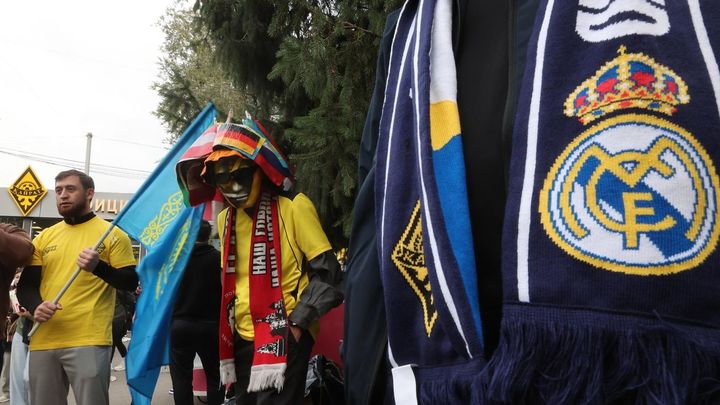 Aficionados del Kirat Almaty / EFE