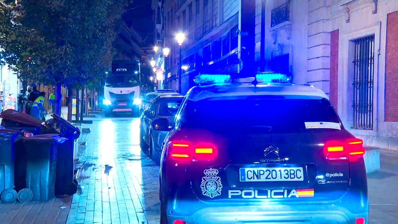 Detenido por intentar robar y agredir al trabajador de un supermercado en la calle Carretas