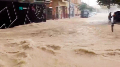 Las lluvias torrenciales pierden fuerza en Valencia pero Alicante sigue en alerta naranja