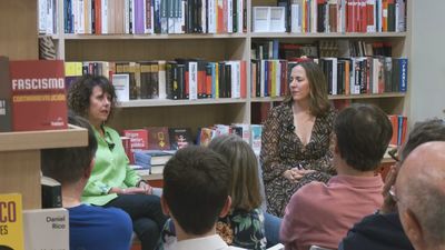 Ana Rivero, la taquígrafa del Congreso, publica sus memorias tras 50 años de servicio