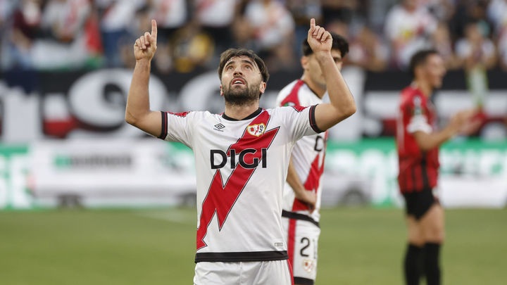 Unai López ante el  Shkendija / efe