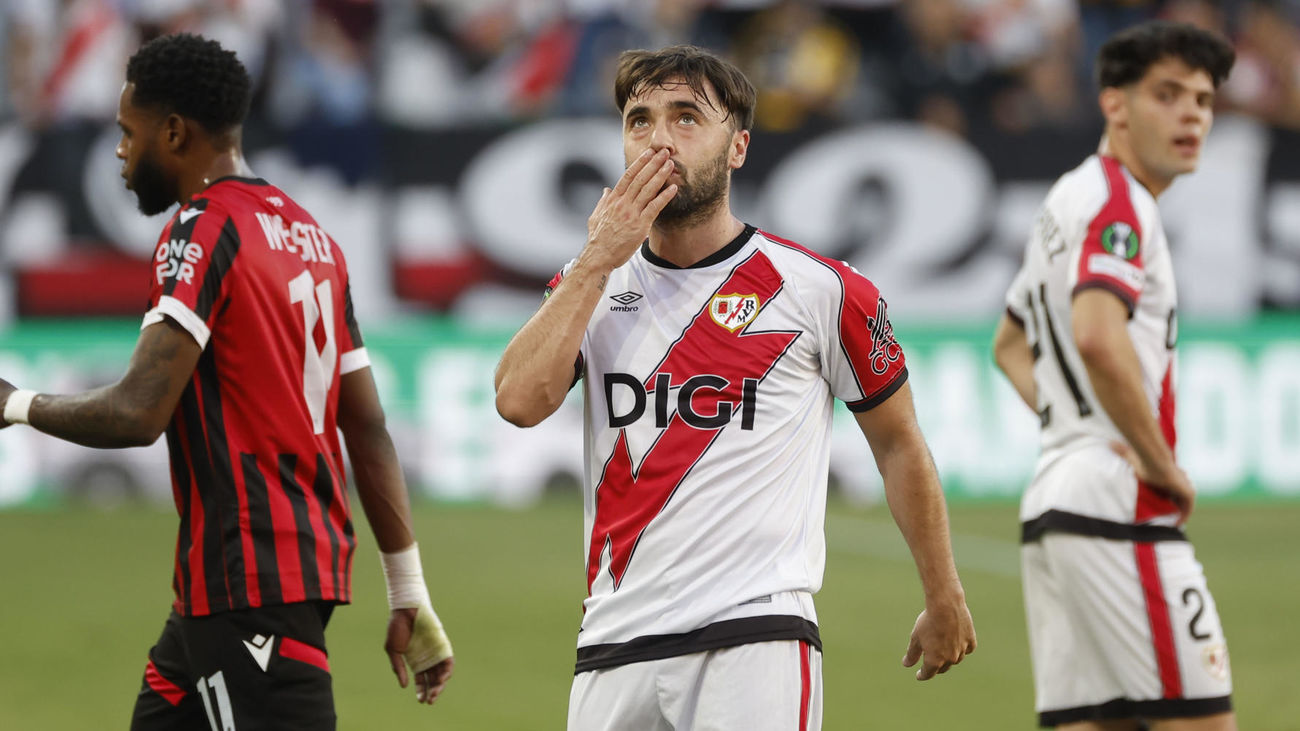 2-0. El Rayo Vallecano arranca la Conference League con una victoria ante Shkendija