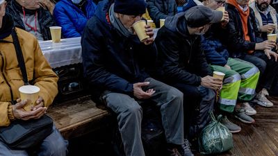 La iglesia de San Antón cambia la entrega de alimentos tras las quejas vecinales