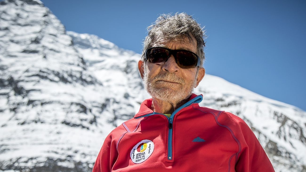 Carlos Soria, 50 años después, cumbre en el Manaslu y récord mundial