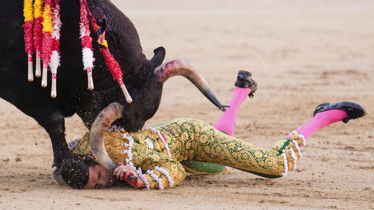 Dramática cogida de Emilio de Justo en la Feria de Otoño