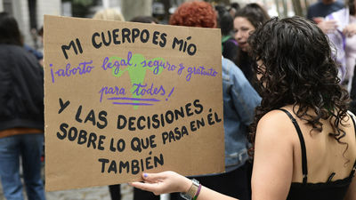 El Gobierno propone reformar la Constitución para incluir el aborto como un derecho