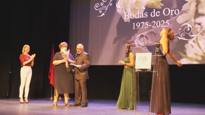 Más de 90 parejas de Alcalá de Henares renuevan su "sí quiero" en unas emotivas Bodas de Oro