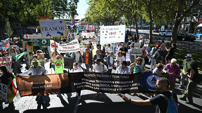 Cientos de manifestantes en Madrid contra el abandono del medio rural