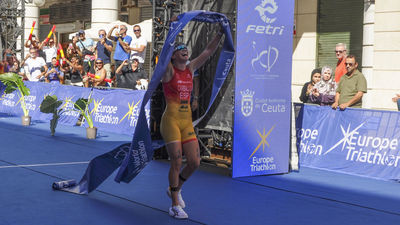 La madrileña Ana Carballo se impone en Ceuta en la Copa de Europa de Triatlón
