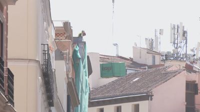 Vecinos y trabajadores nos comparten su visión del derrumbe en el centro de Madrid