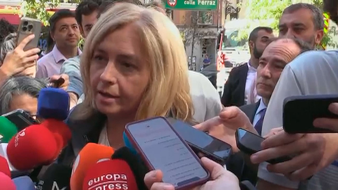 Inma Sanz, sobre el derrumbe de la calle Hileras: "Aquí hay labor no para horas, sino posiblemente para días"