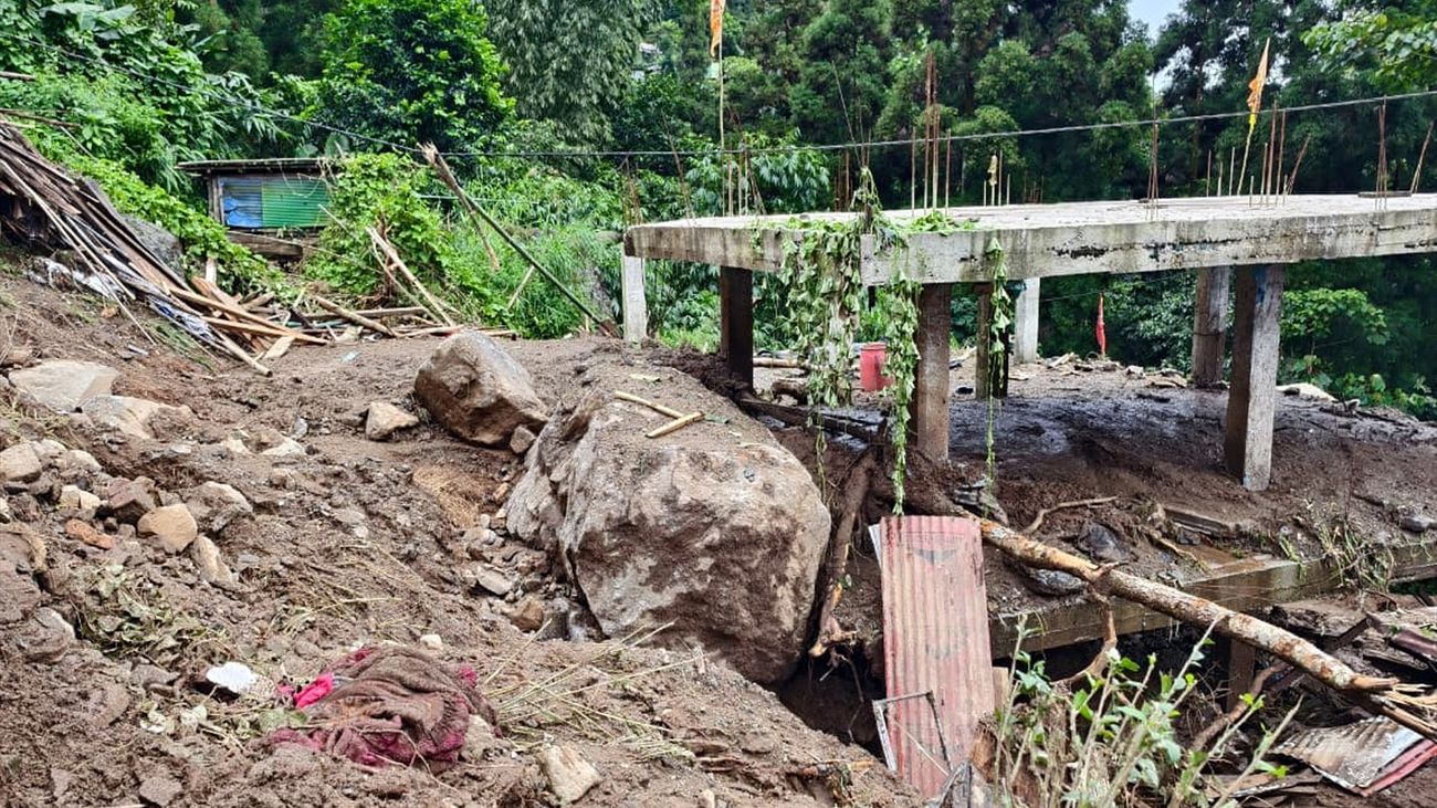 Efectos del deslizamiento de tierras en el estado indio de Himachal Pradesh