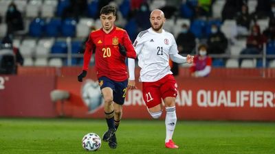 Georgia desafía el liderazgo de una España plagada de bajas