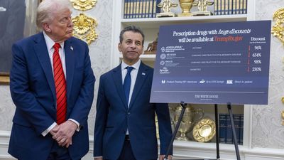 Trump anuncia un arancel adicional del 100% a China y controles en la exportación de software
